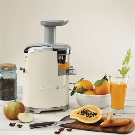 Соковыжималка шнековая Smeg SJF01RDEU красная