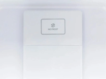 Холодильник Vard VRC195NI двухкамерный с нижней морозильной камерой