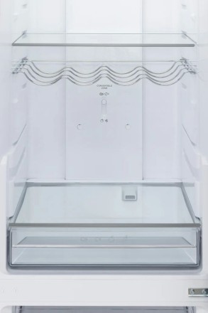 Холодильник Vard VRC195NI двухкамерный с нижней морозильной камерой