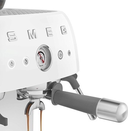Кофемашина-эспрессо Smeg EGF03WHEU