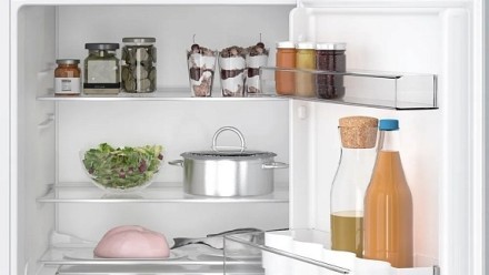 Встраиваемый однокамерный холодильник Bosch KUR21VFE0