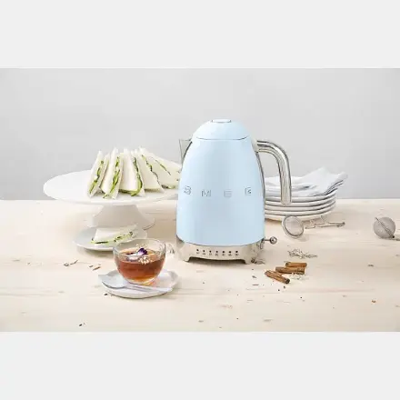 Электрический чайник Smeg KLF04PBEU