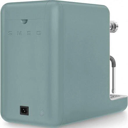 Кофемашина-эспрессо Smeg EMC02EGMEU