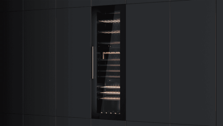 Встраиваемый в колонну винный кулер c 3-мя независимыми зонами охлаждения