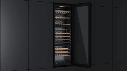 Встраиваемый в колонну винный кулер c 3-мя независимыми зонами охлаждения