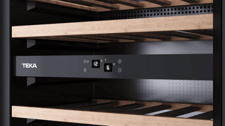 Встраиваемый в колонну винный кулер с 2-мя независимыми зонами охлаждения