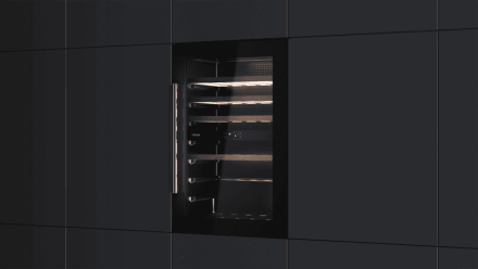 Встраиваемый в колонну винный кулер с 2-мя независимыми зонами охлаждения