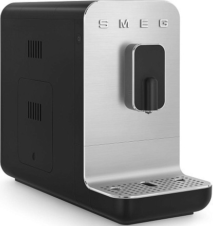 Автоматическая кофемашина Smeg BCC11BLMEU