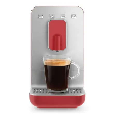Автоматическая кофемашина Smeg BCC11WHMEU