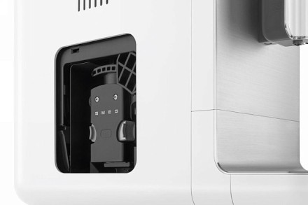 Автоматическая кофемашина Smeg BCC11WHMEU