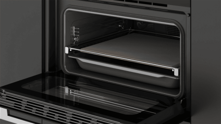 Компактный мультифункциональный духовой шкаф с системой чистки DualClean (пиролиз+HydroClean® PRO) и режимом турбо