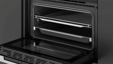 Компактный мультифункциональный духовой шкаф с режимом турбо