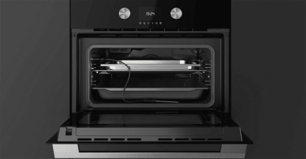 Компактный мультифункциональный духовой шкаф с пароваркой и режимом турбо