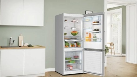 Двухкамерный холодильник Bosch KGP76AIC0N