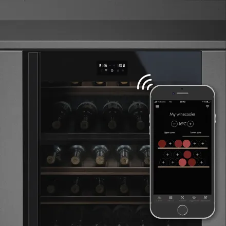 Холодильный шкаф для вина Smeg CVI638LN3, цвет черное стекло