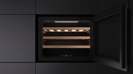 Винный шкаф Teka RVI 10024 GBK встраиваемый черный