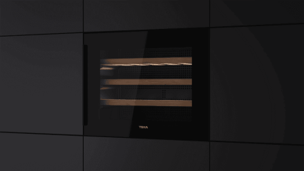 Винный шкаф Teka RVI 10024 GBK встраиваемый черный