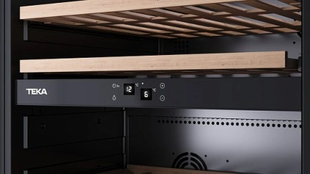 Винный шкаф Teka RVI 20041 GBK встраиваемый черный