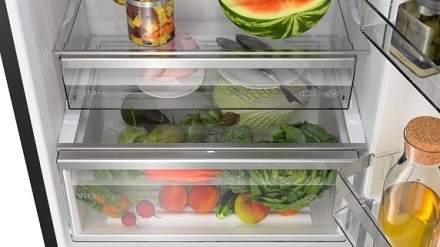 Двухкамерный холодильник Bosch KGN49LBCF