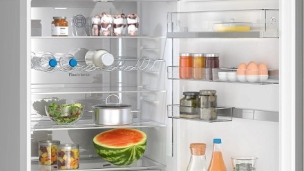 Двухкамерный холодильник Bosch KGN49AIBT