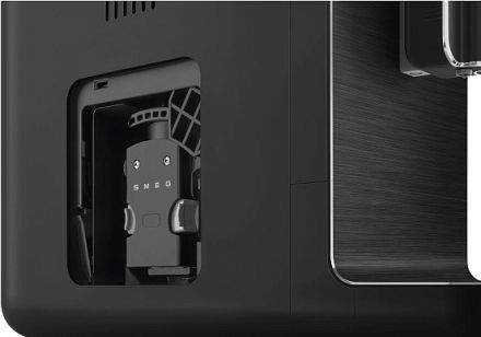 Автоматическая кофемашина Smeg BCC02FBMEU