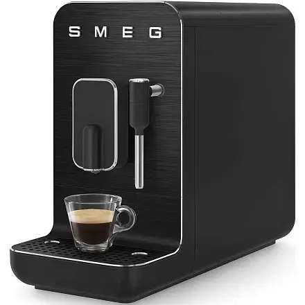 Автоматическая кофемашина Smeg BCC02FBMEU