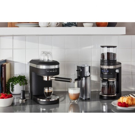 Кофеварка эспрессо ARTISAN KitchenAid 5KES6503EAC кремовая