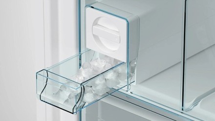 Отдельностоящий морозильник Bosch GSN51AWDV