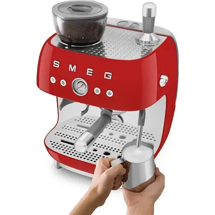 Кофемашина-эспрессо Smeg EGF03RDEU